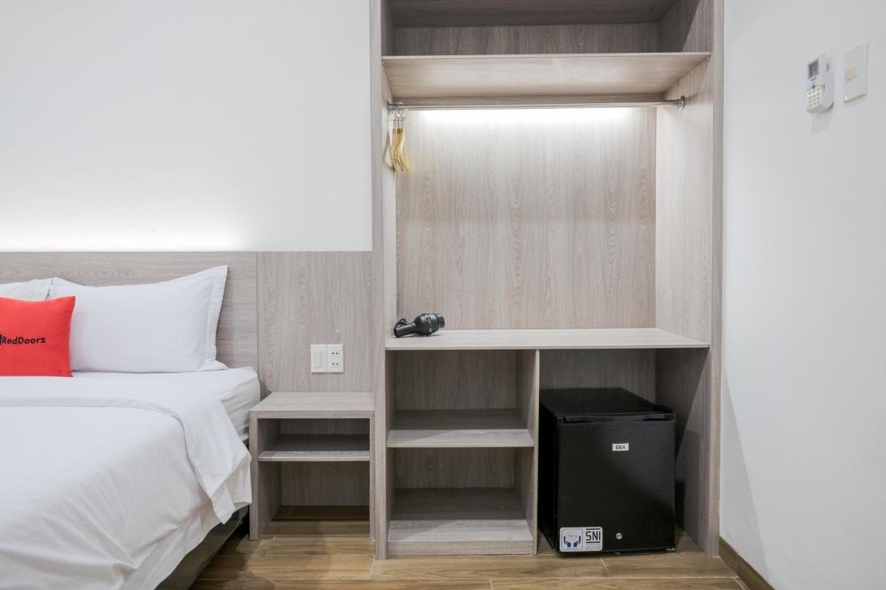 Reddoorz Plus @ Jalan Juanda Медан Экстерьер фото