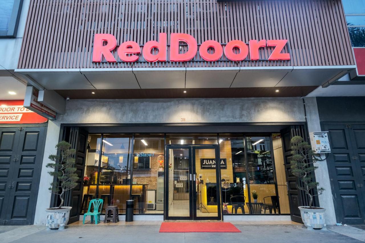 Reddoorz Plus @ Jalan Juanda Медан Экстерьер фото