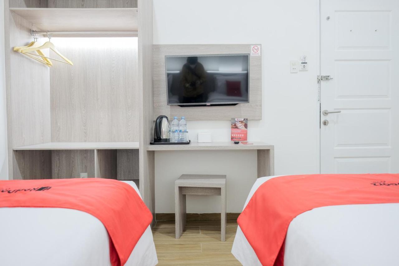 Reddoorz Plus @ Jalan Juanda Медан Экстерьер фото