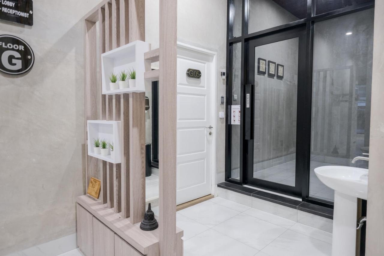 Reddoorz Plus @ Jalan Juanda Медан Экстерьер фото